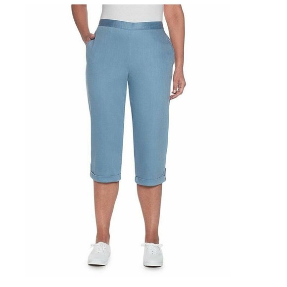 NWT Alfred Dunner Light Blue Capris - Picture 1 of 6